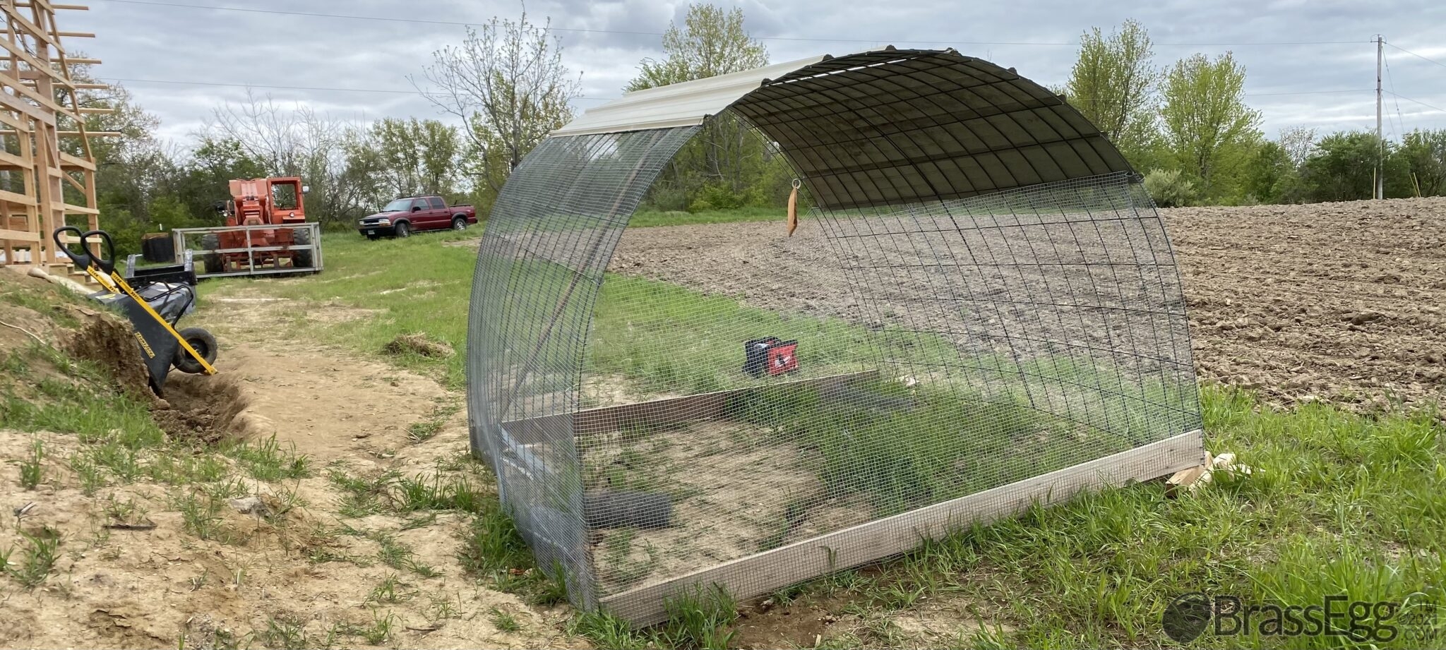 Picture Idea: How To Build A Chicken Shanty With Cattle Panels